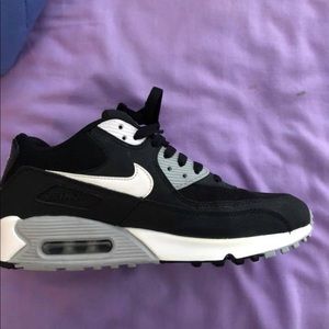 Woman’s Nike Air Max 90